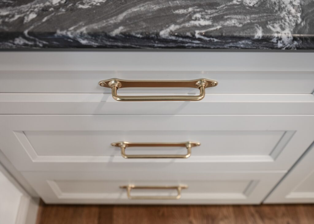 Cabinet hardware