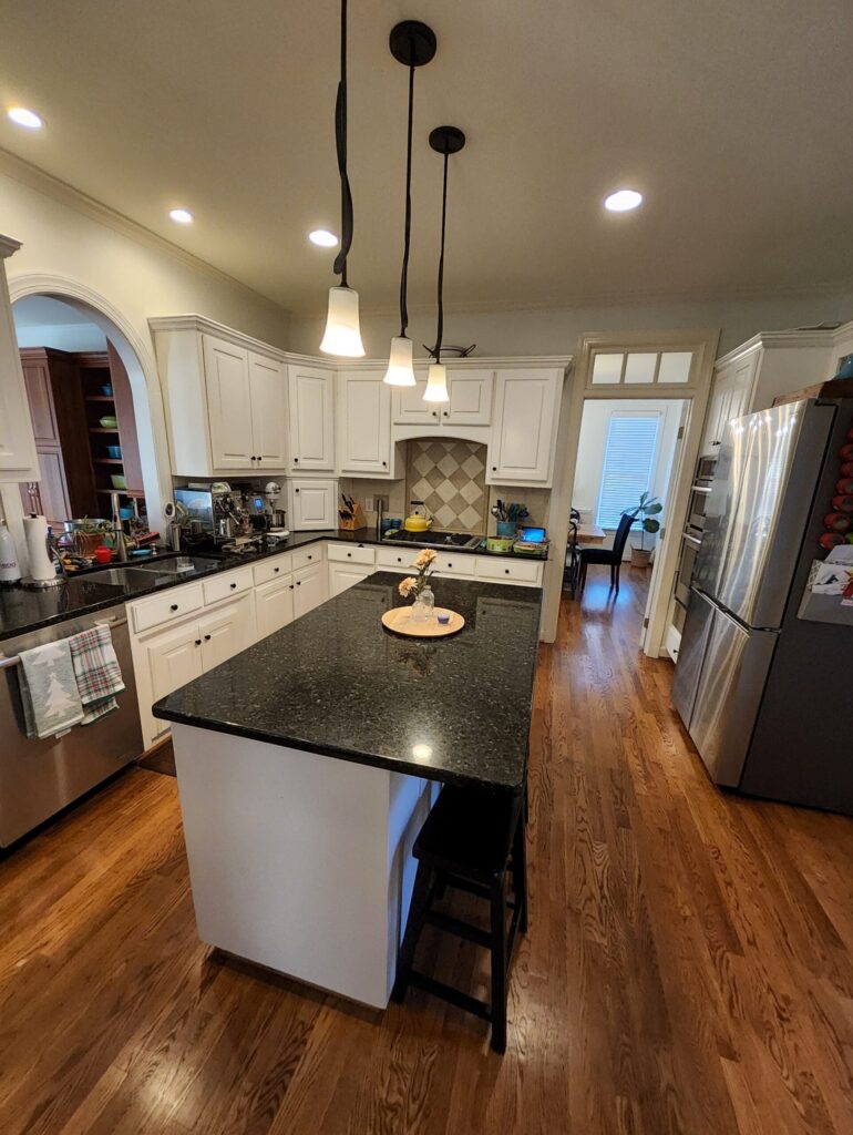 Kitchen separated from dining room