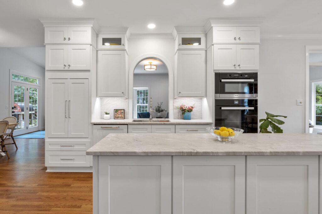 Gourmet kitchen prep island